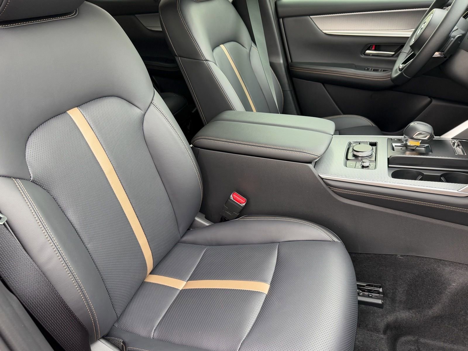 New 2026 MAZDA CX-70 3.3 Turbo w/ Premium Plus Pkg image 12