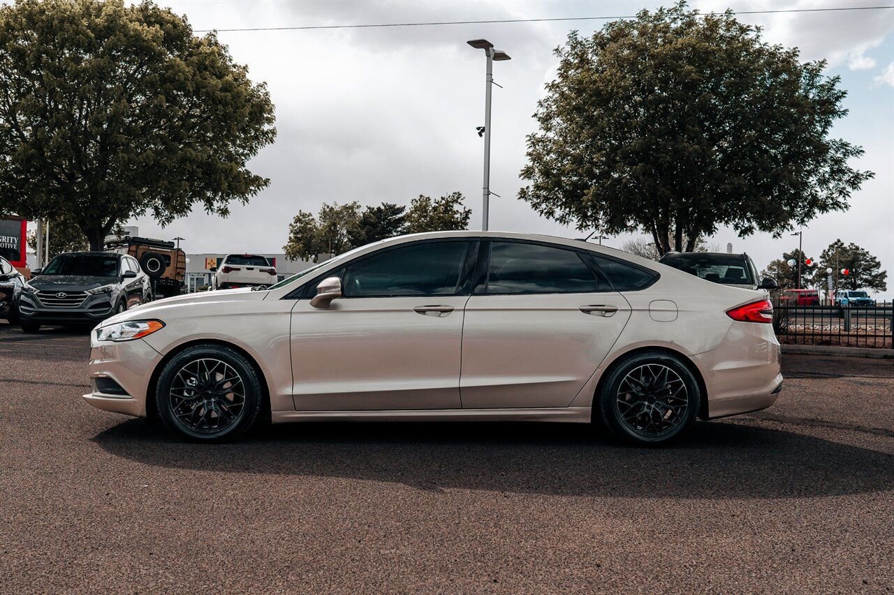 Used 2018 Ford Fusion SE FWD image 4
