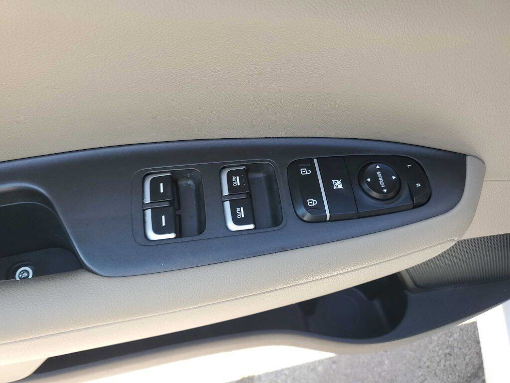 Used 2018 Kia Optima LX w/ Convenience Package FWD image 16