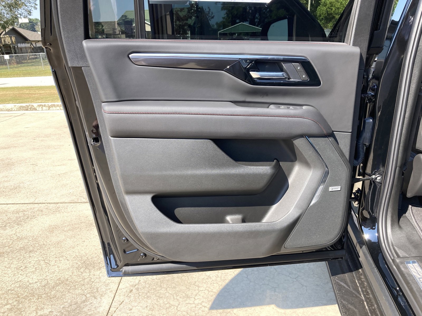 New 2025 Chevrolet Suburban RST w/ Advanced Technology Package image 19