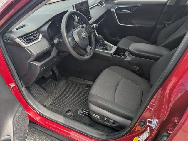 Used 2025 Toyota RAV4 XLE w/ Convenience Package image 9
