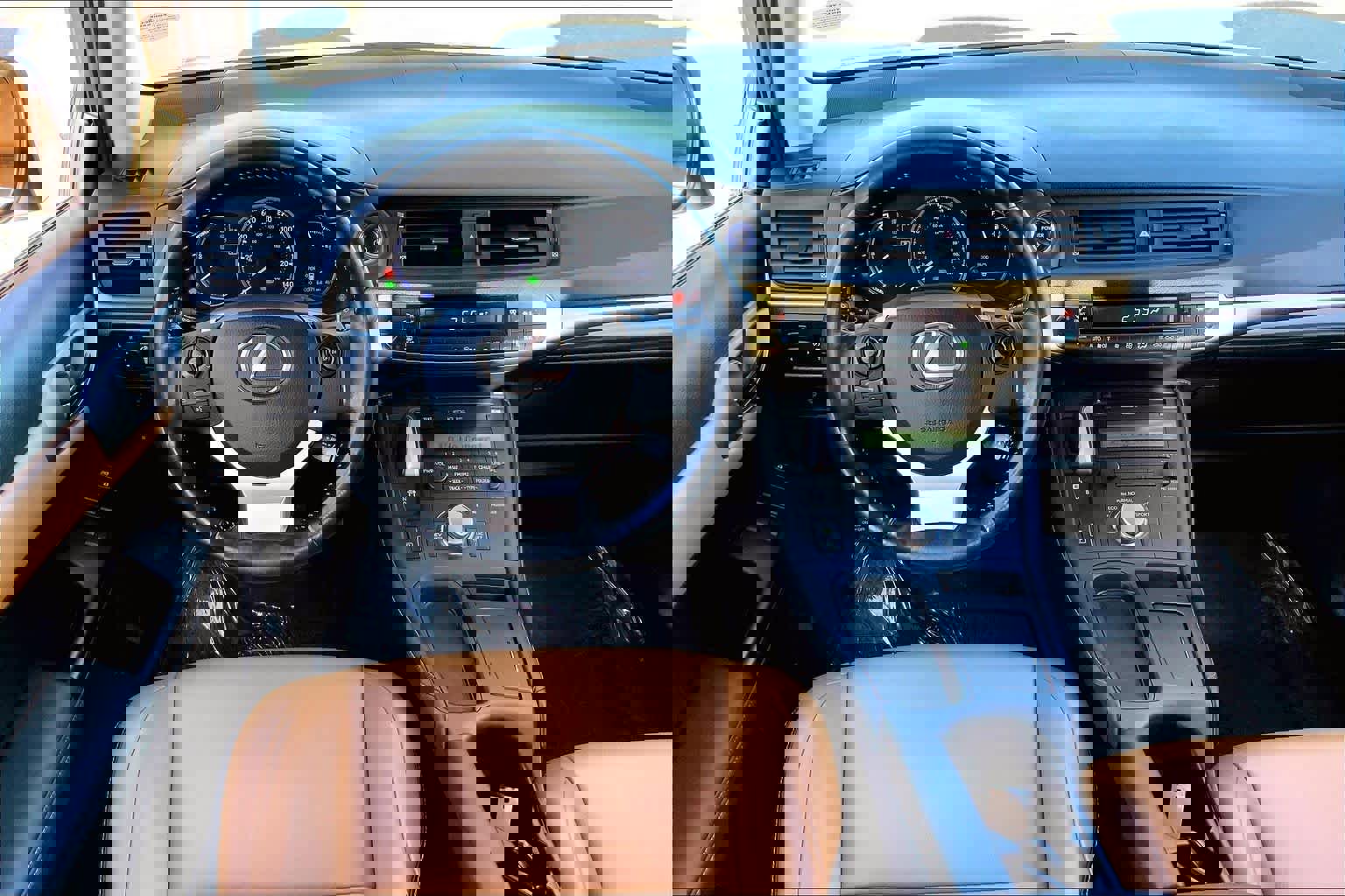 Used 2016 Lexus CT 200h image 5