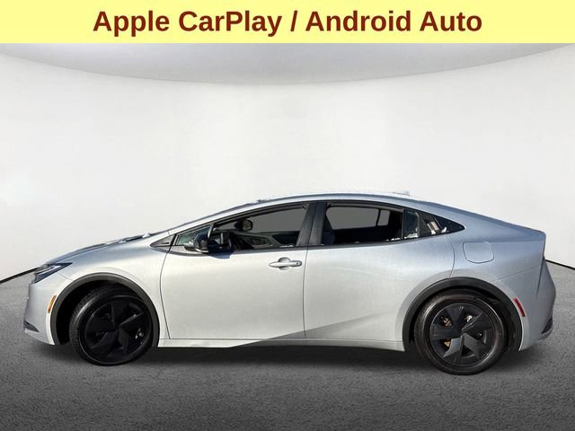 Used 2025 Toyota Prius LE image 7