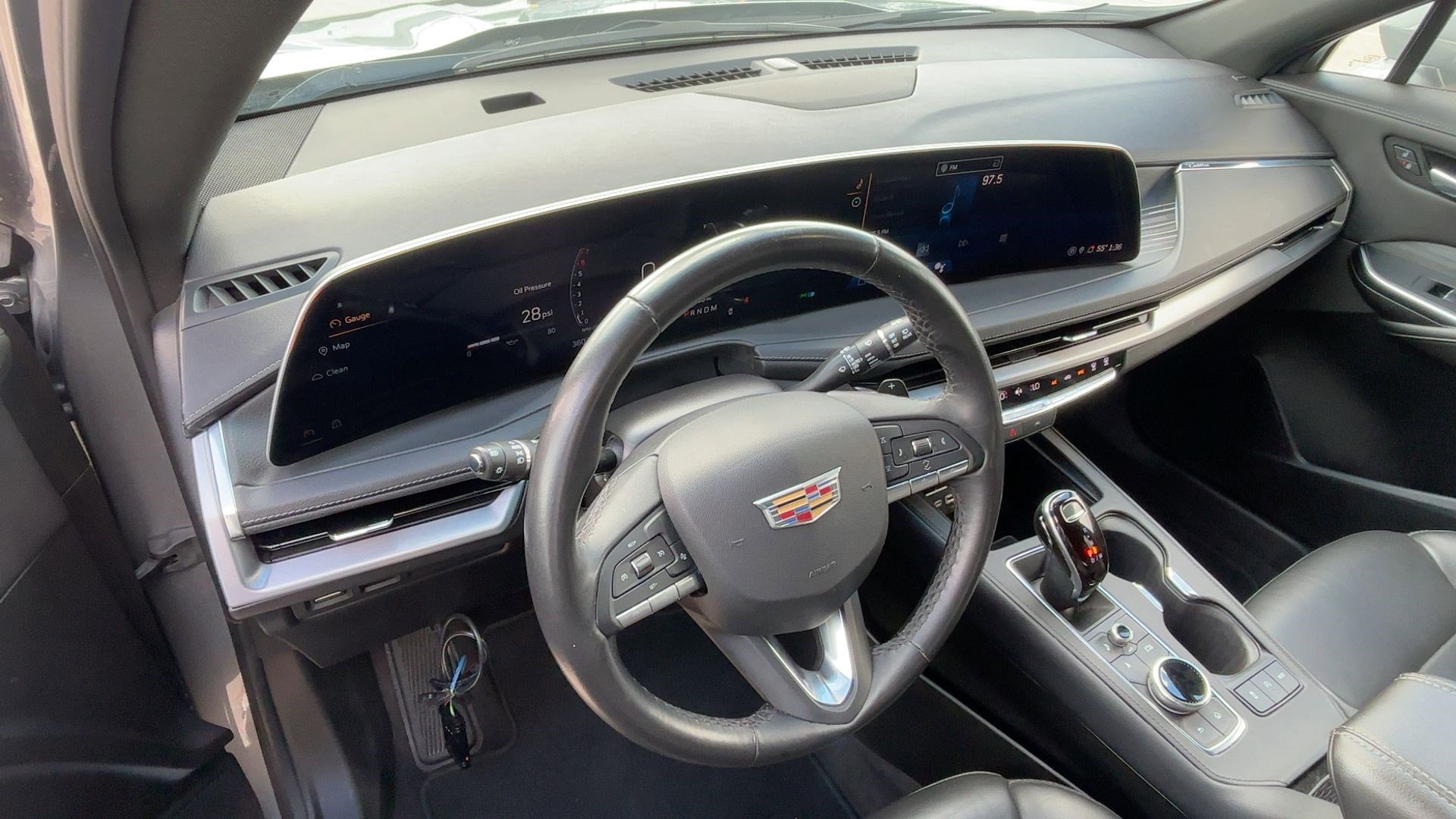Used 2025 Cadillac XT4 Premium Luxury image 13