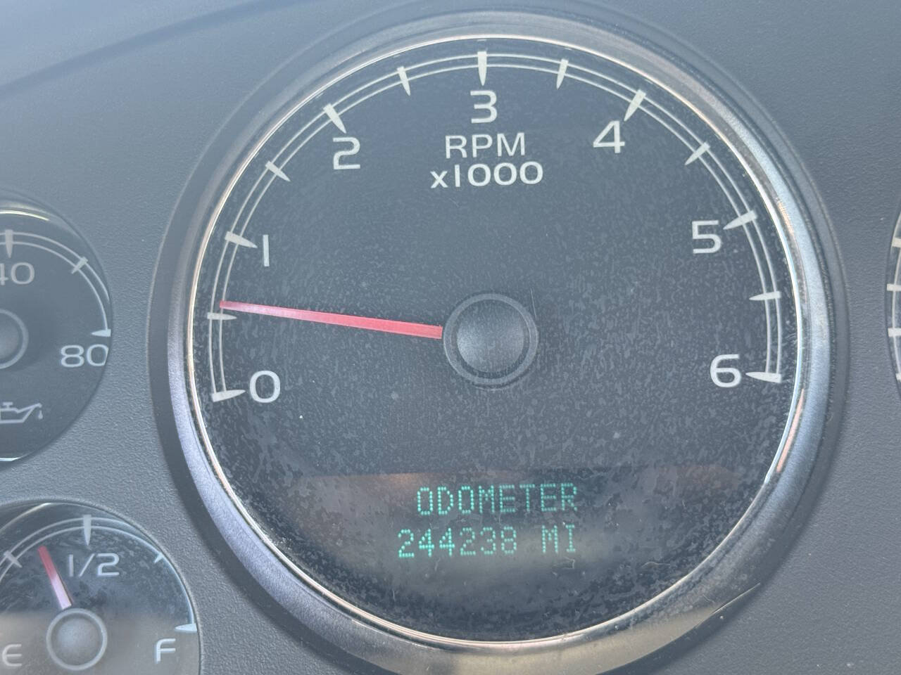 Used 2007 Chevrolet Suburban LT w/ LT Preferred Equipment Group AWD/4WD image 9