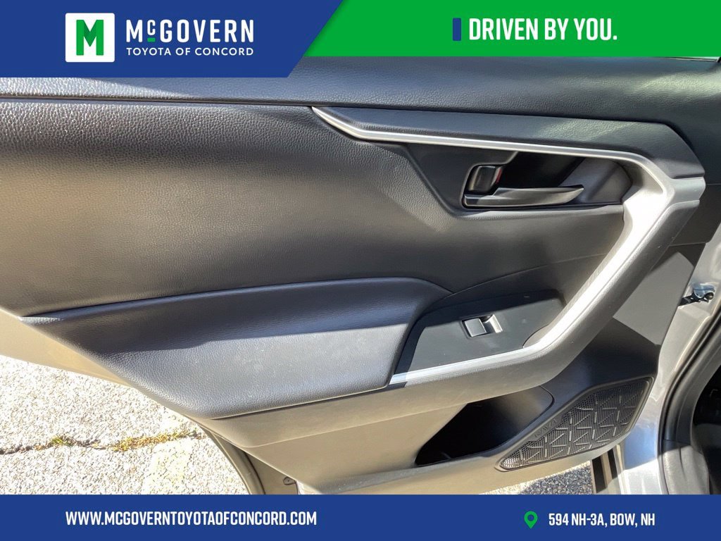 Used 2023 Toyota RAV4 LE AWD/4WD image 18