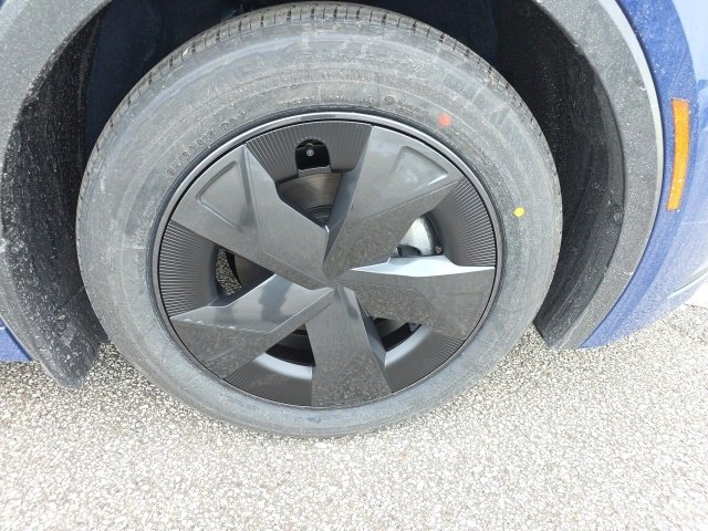 New 2026 Toyota Prius LE image 11