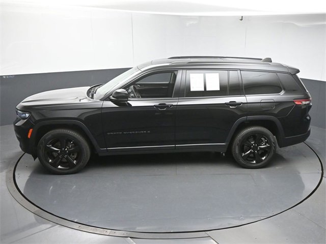 Used 2023 Jeep Grand Cherokee L Limited w/ Black Appearance Package image 46