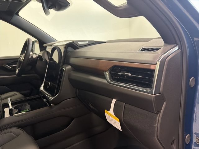 New 2026 GMC Yukon XL Denali w/ Sun & Power Step Package AWD/4WD image 32