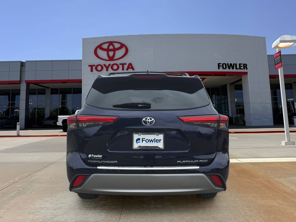 Used 2022 Toyota Highlander Platinum AWD/4WD image 4