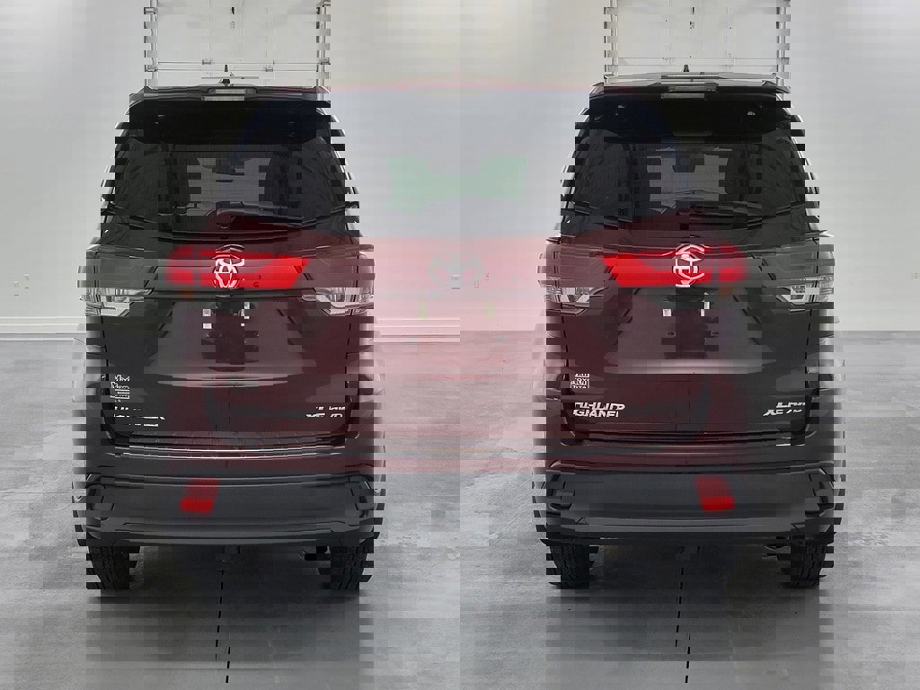 Used 2018 Toyota Highlander XLE image 8