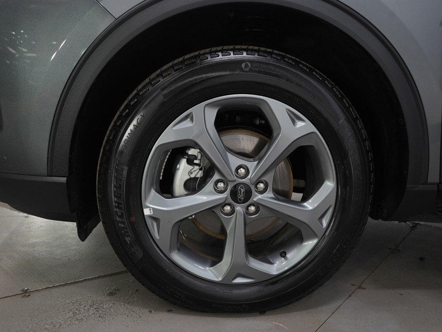 Used 2025 Ford Escape ST-Line image 32