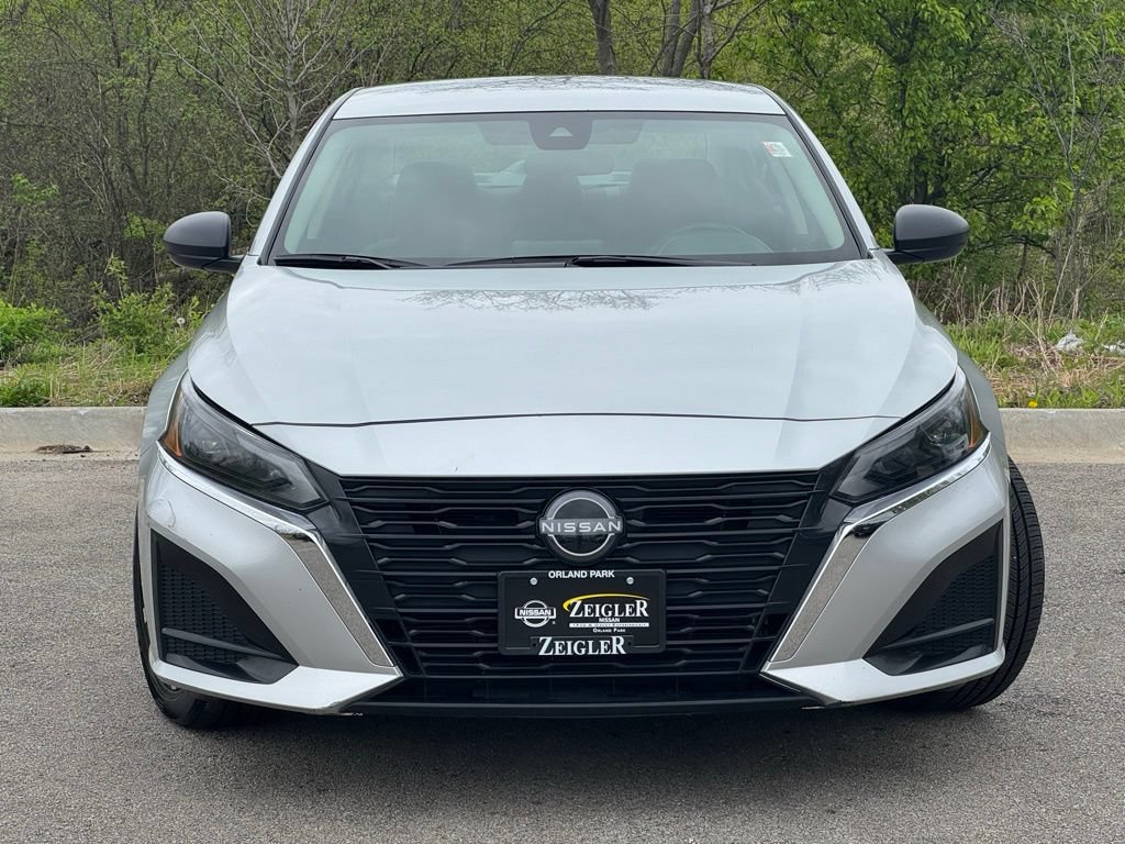 Certified 2024 Nissan Altima 2.5 SV AWD/4WD image 2