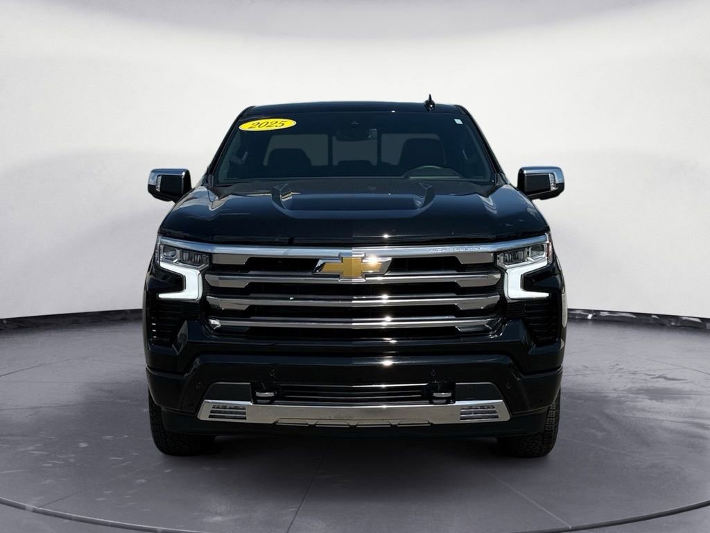 Used 2025 Chevrolet Silverado 1500 High Country w/ Z71 Off-Road Package AWD/4WD image 8