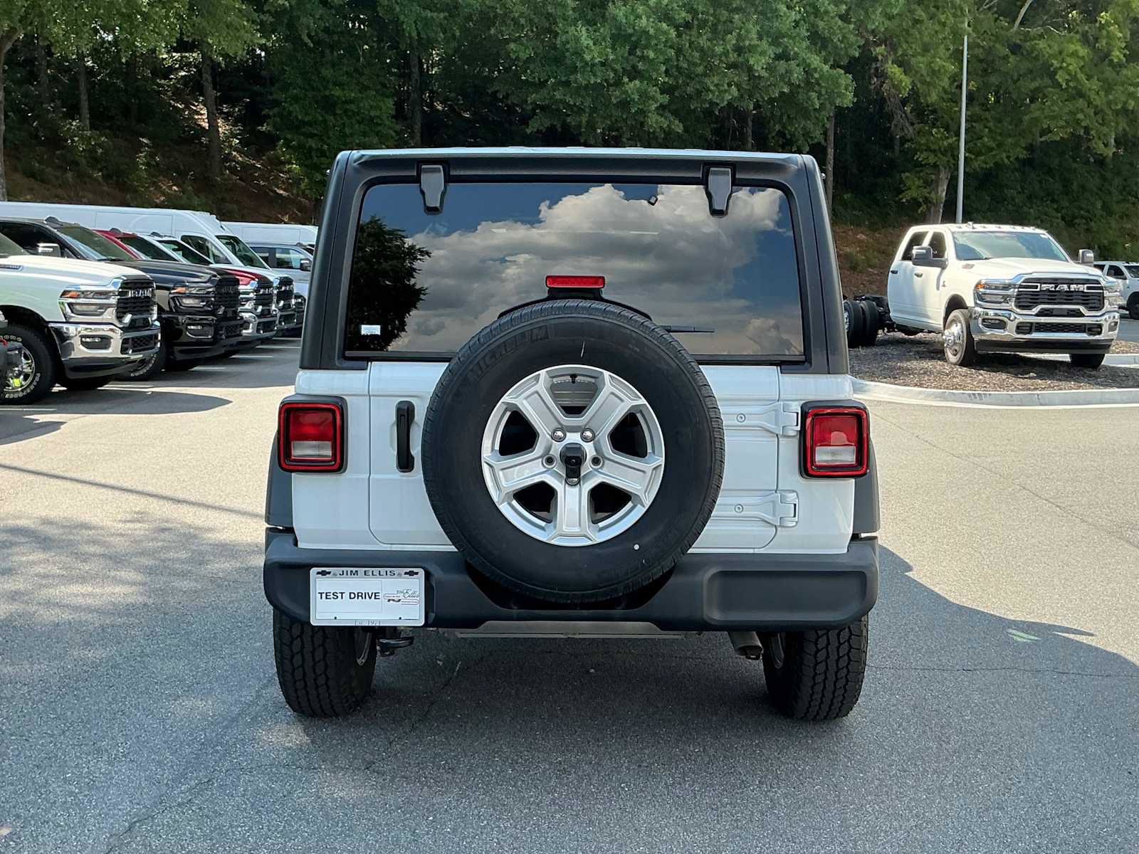 Used 2023 Jeep Wrangler Unlimited Sport AWD/4WD image 4