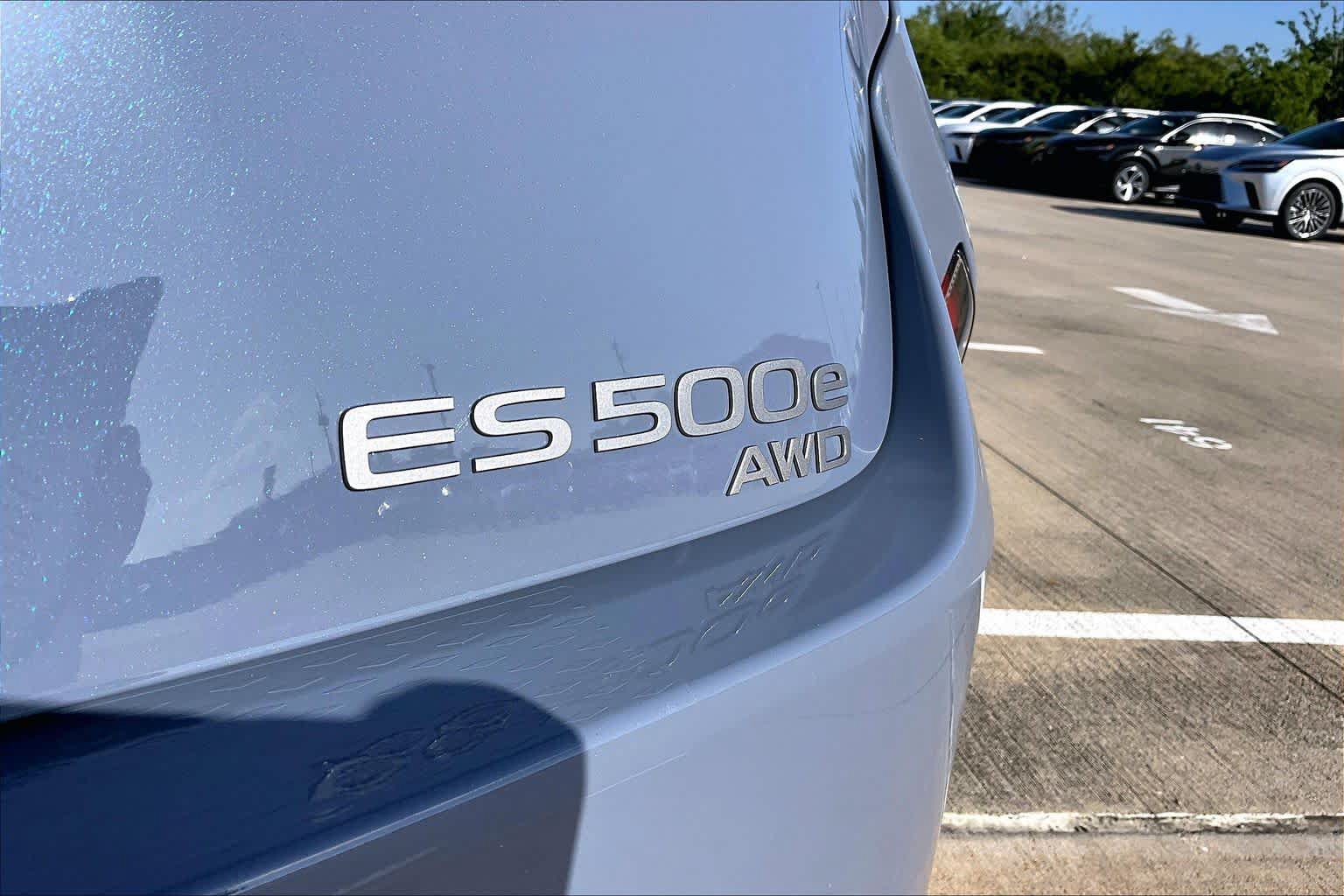 New 2026 Lexus ES 500e AWD/4WD image 15