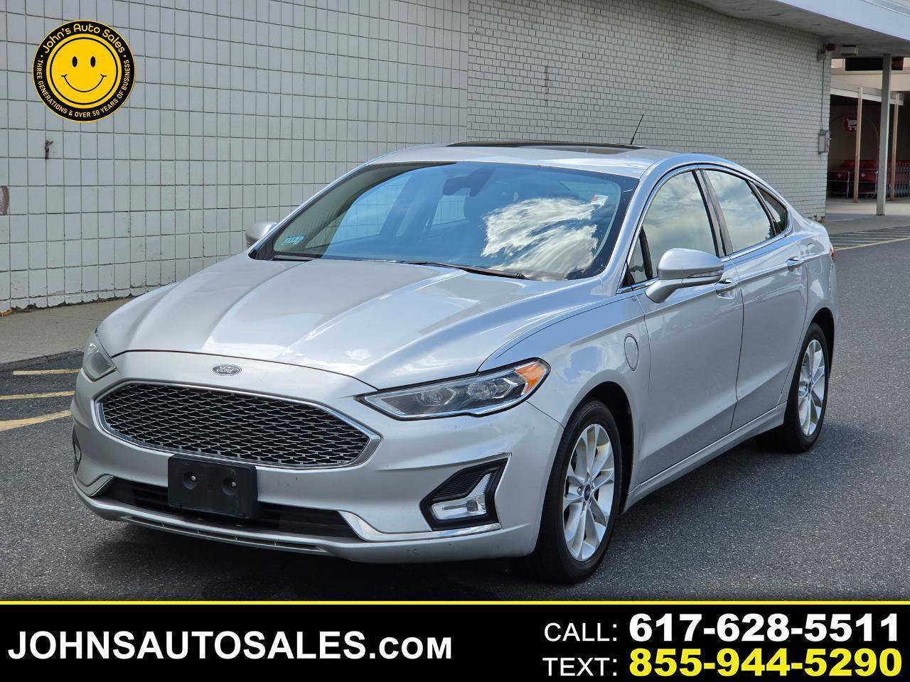 Used 2019 Ford Fusion Energi Titanium FWD image 1