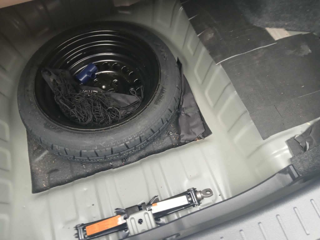 Used 2025 Nissan Versa S w/ Trunk Package FWD image 17