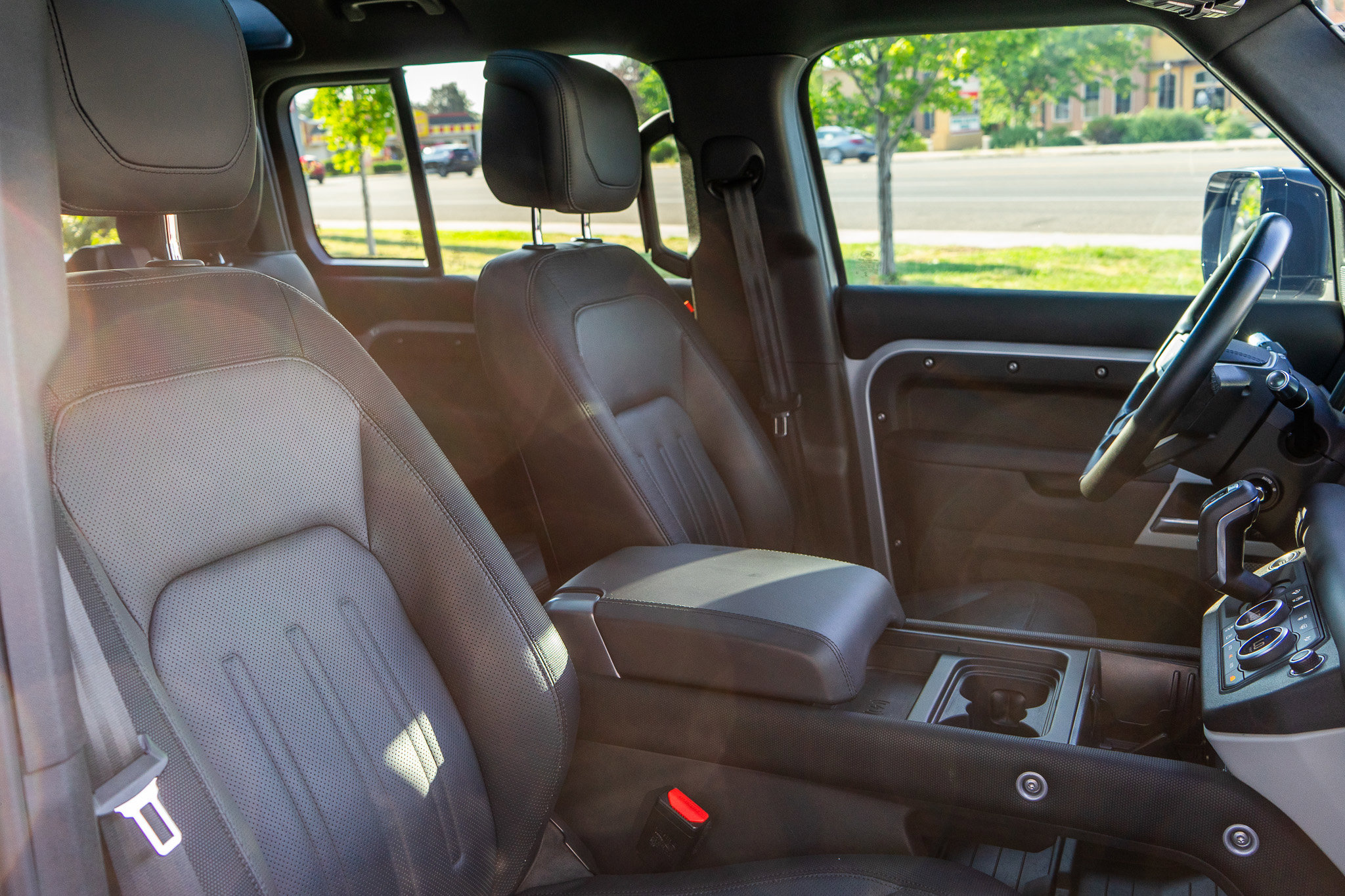 Used 2021 Land Rover Defender 110 X-Dynamic HSE image 9