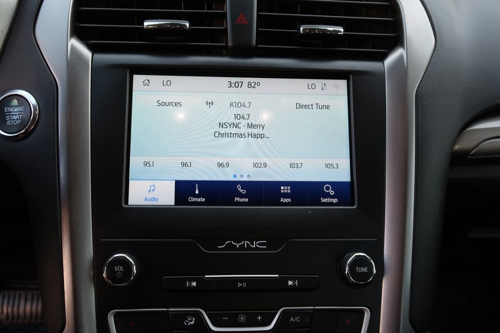 Used 2020 Ford Fusion SE image 23