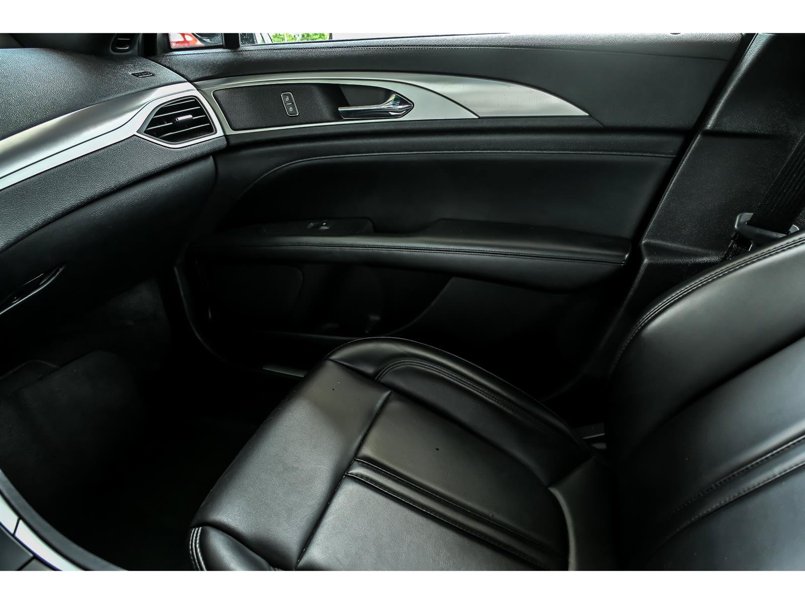 Used 2019 Lincoln MKZ Premiere FWD image 23