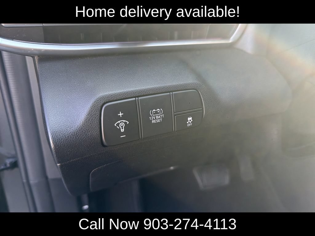 Used 2025 Hyundai Elantra Limited FWD image 20