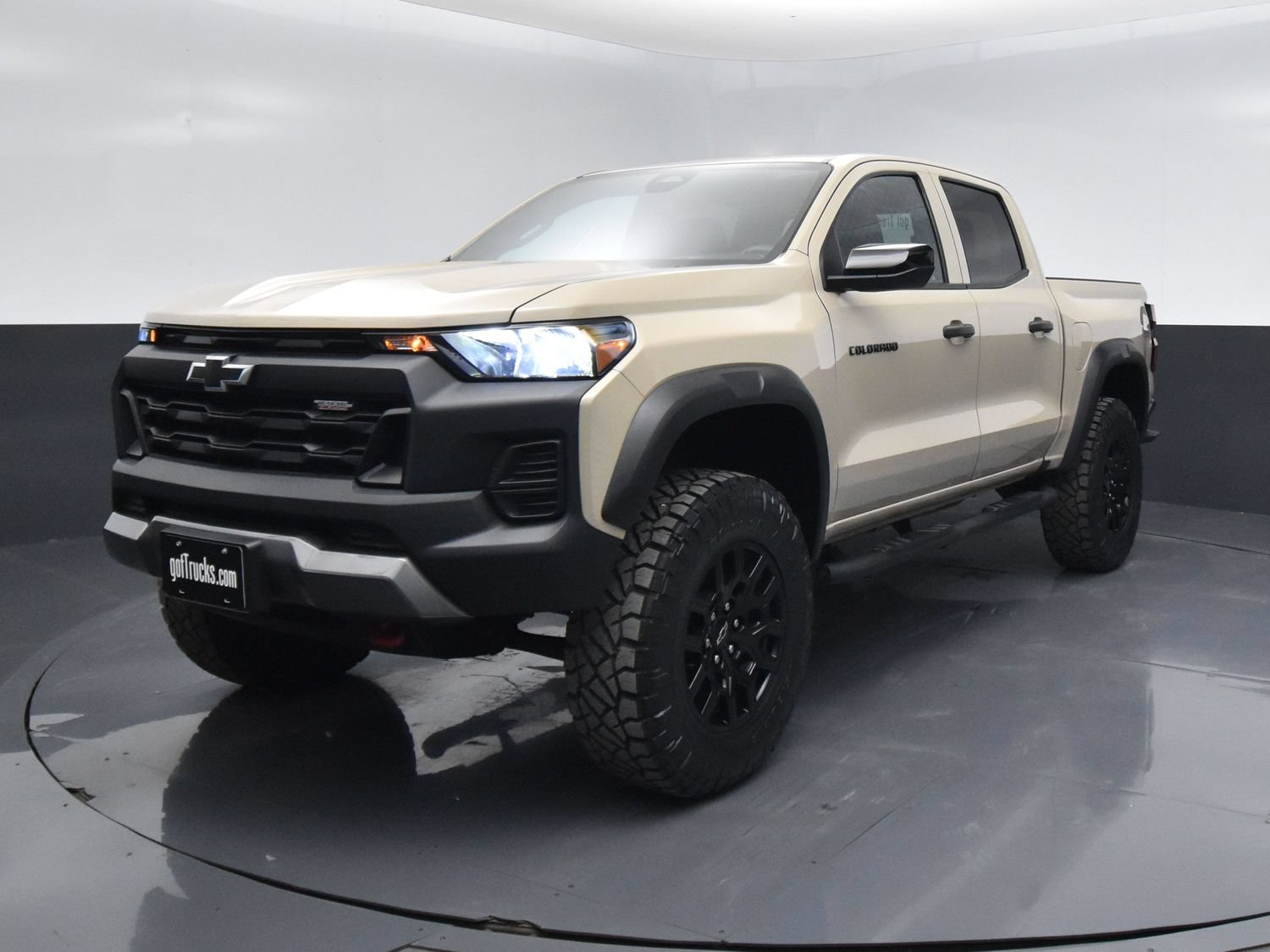 Used 2024 Chevrolet Colorado Trail Boss w/ Advanced Trailering Package AWD/4WD image 2