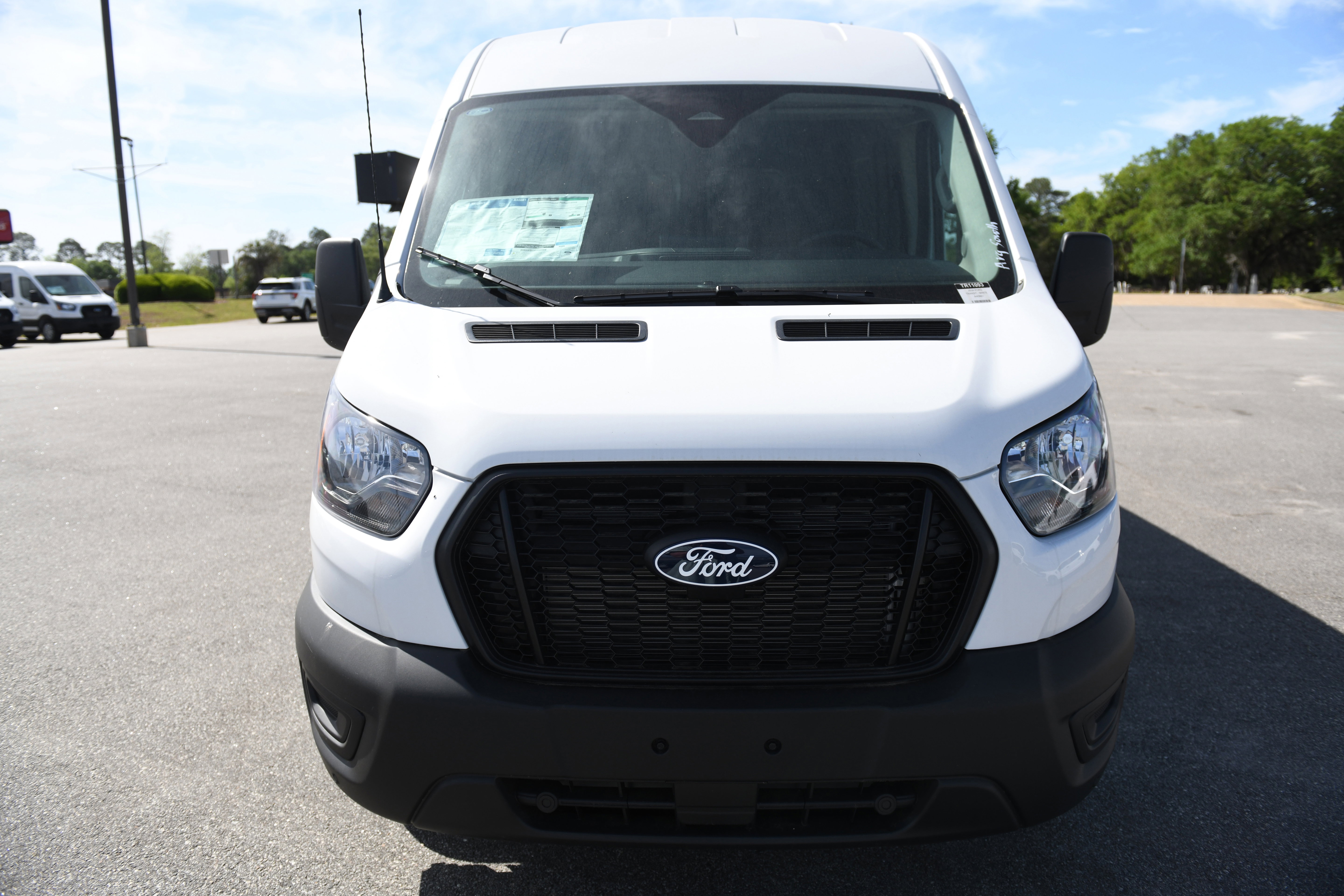 New 2026 Ford Transit 250 148 Medium Roof RWD image 7