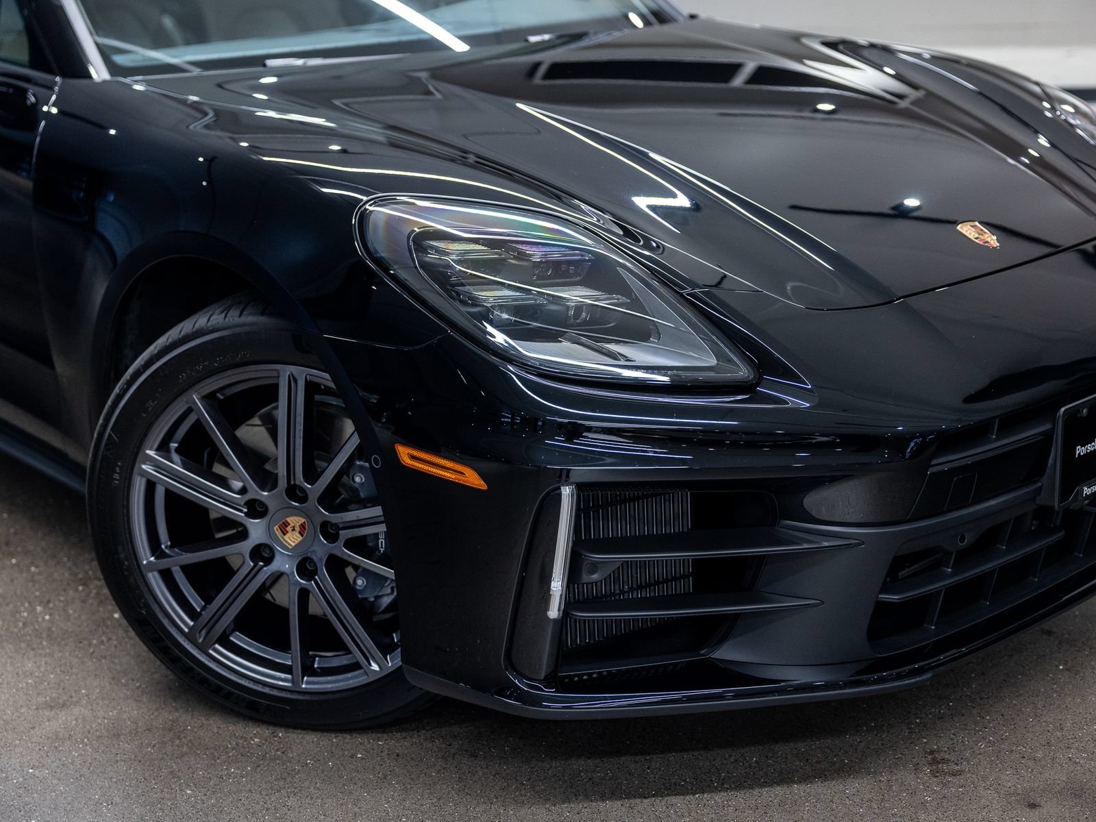 Certified 2025 Porsche Panamera image 16