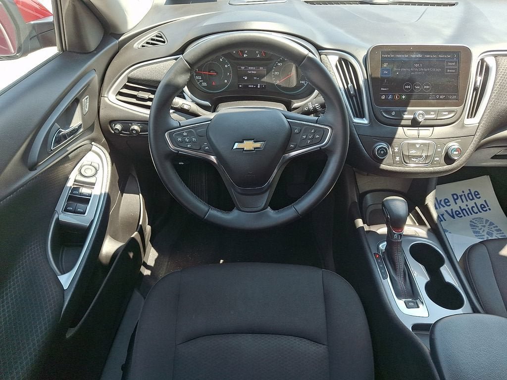 Certified 2025 Chevrolet Malibu RS FWD image 13