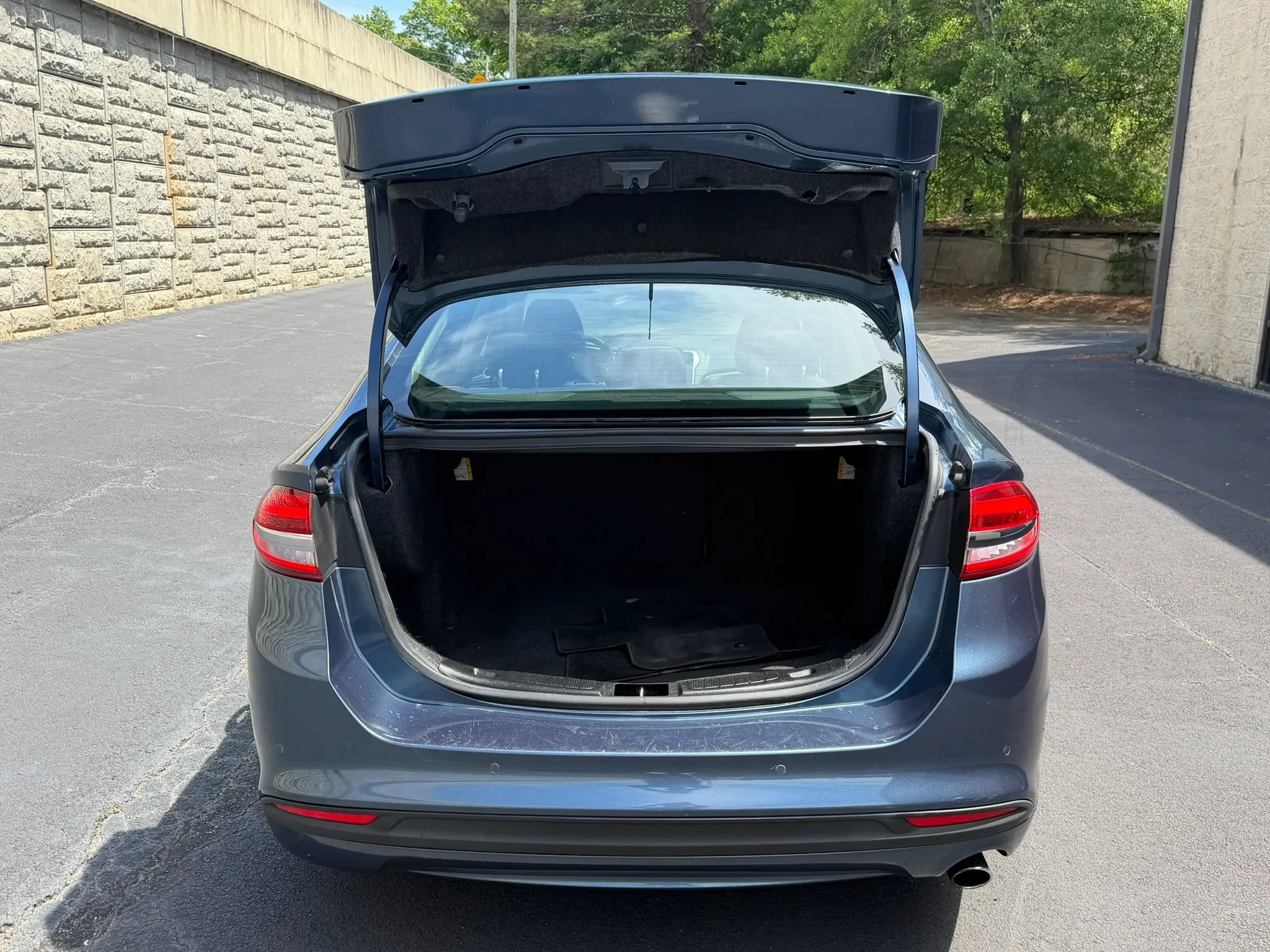 Used 2018 Ford Fusion SE w/ Fusion SE Technology Package FWD image 34