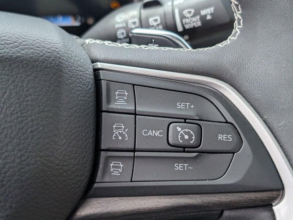 Certified 2023 Jeep Grand Cherokee Limited w/ Trailer Tow Prep Group (B) image 26