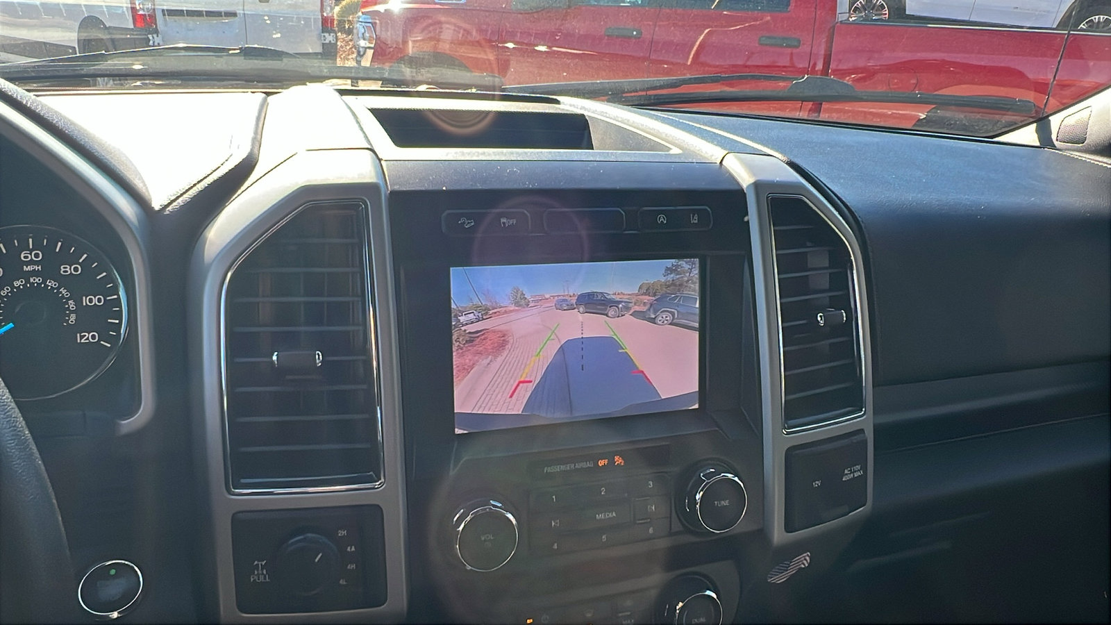 Used 2020 Ford F150 Lariat image 34