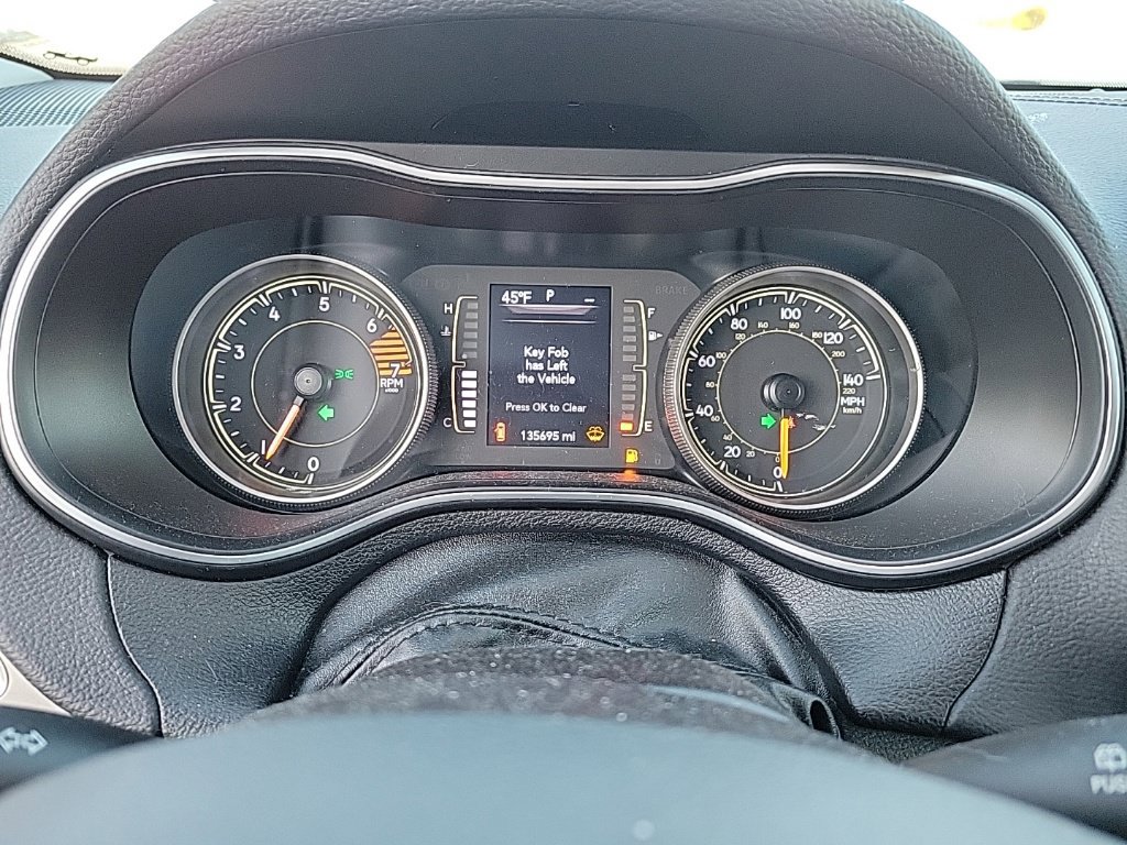 Used 2019 Jeep Cherokee Latitude Plus w/ Comfort/Convenience Group AWD/4WD image 11