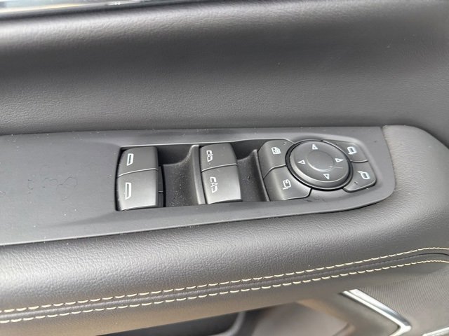 Used 2025 GMC Yukon XL Elevation image 29