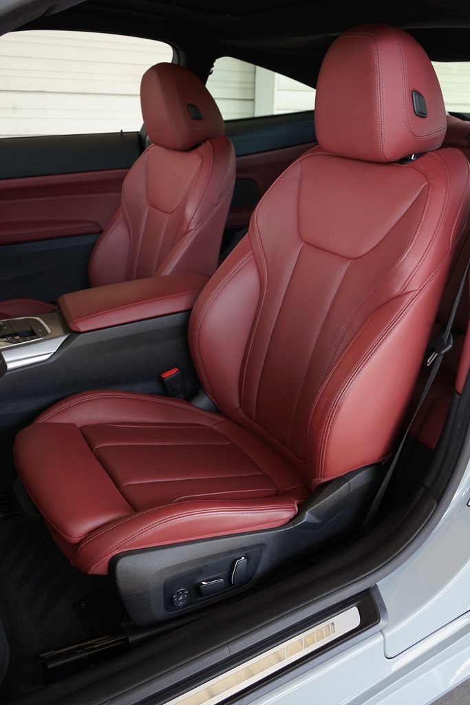 Used 2025 BMW M440i Coupe image 10