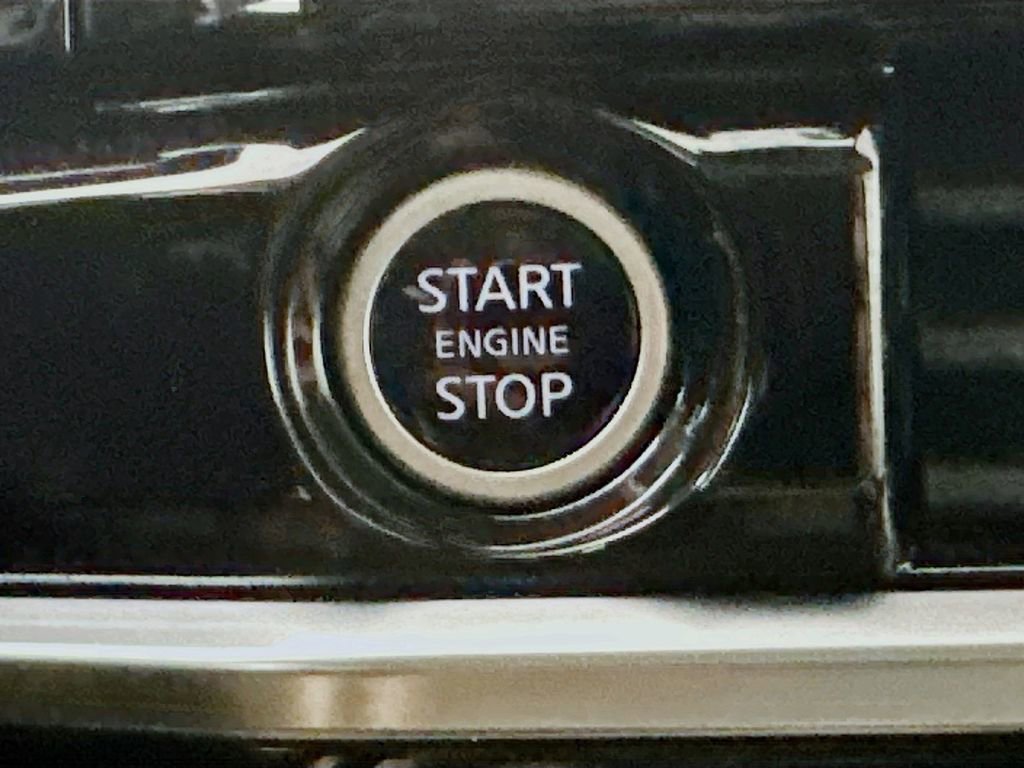 Used 2022 Nissan Pathfinder SL image 28