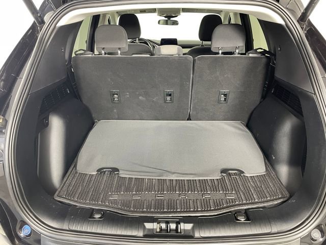 Used 2022 Ford Escape SE w/ SE Sport Appearance Package image 18