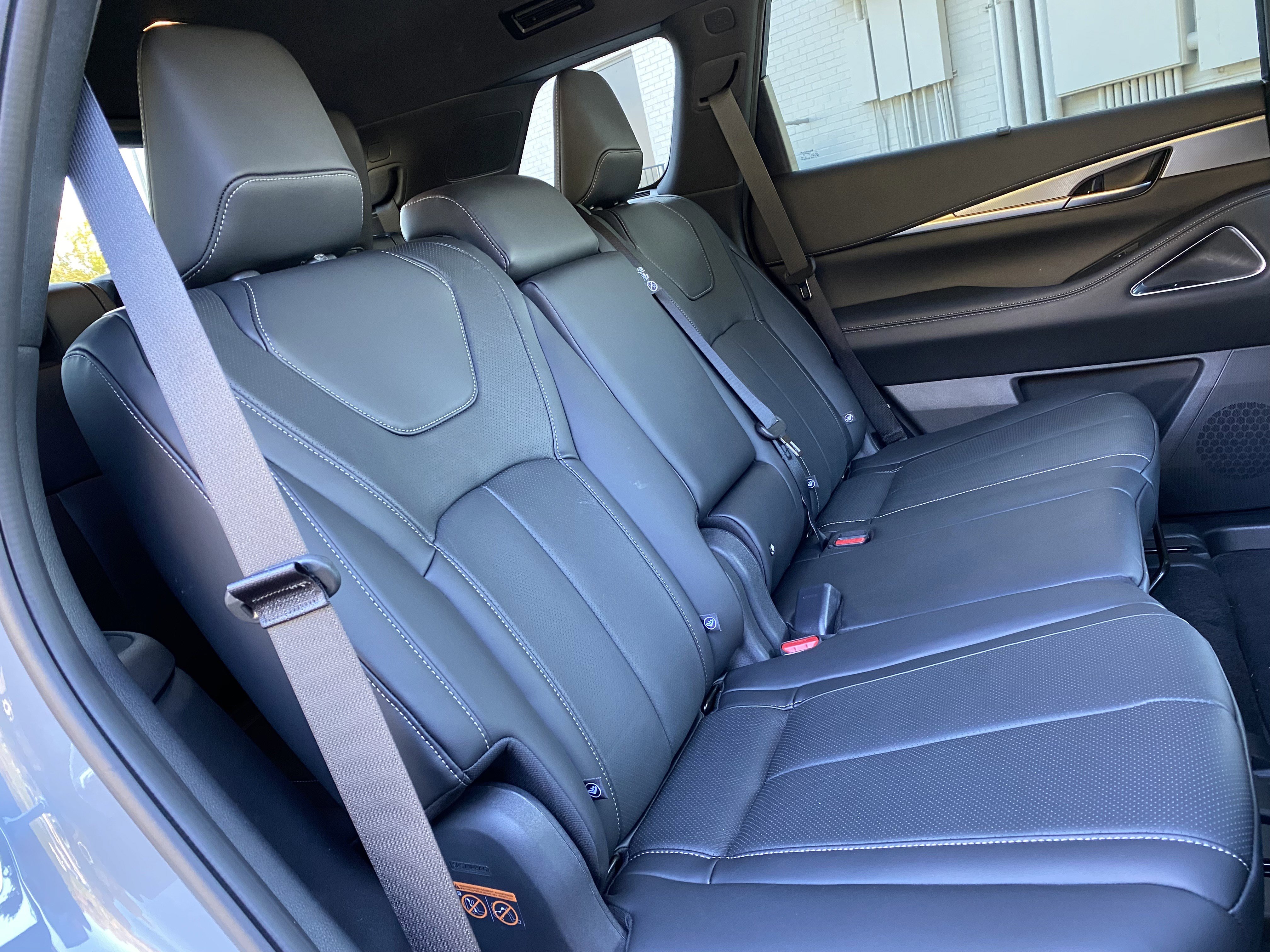 Used 2025 INFINITI QX60 Luxe w/ Black Edition image 32