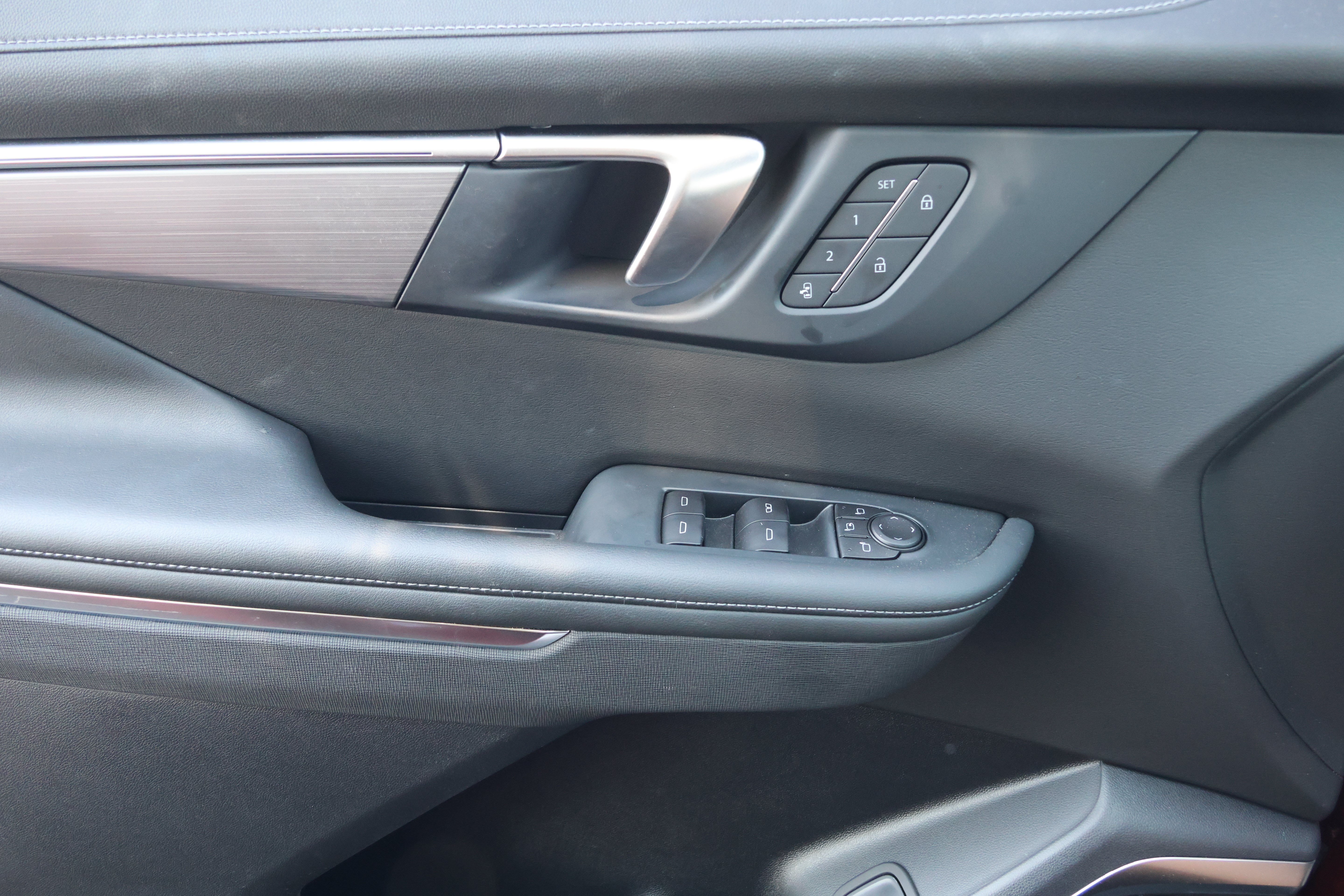Used 2026 Buick Enclave Preferred w/ Power Package FWD image 12