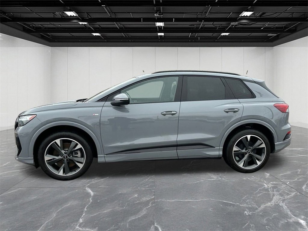 Used 2024 Audi Q4 e-tron Premium image 2