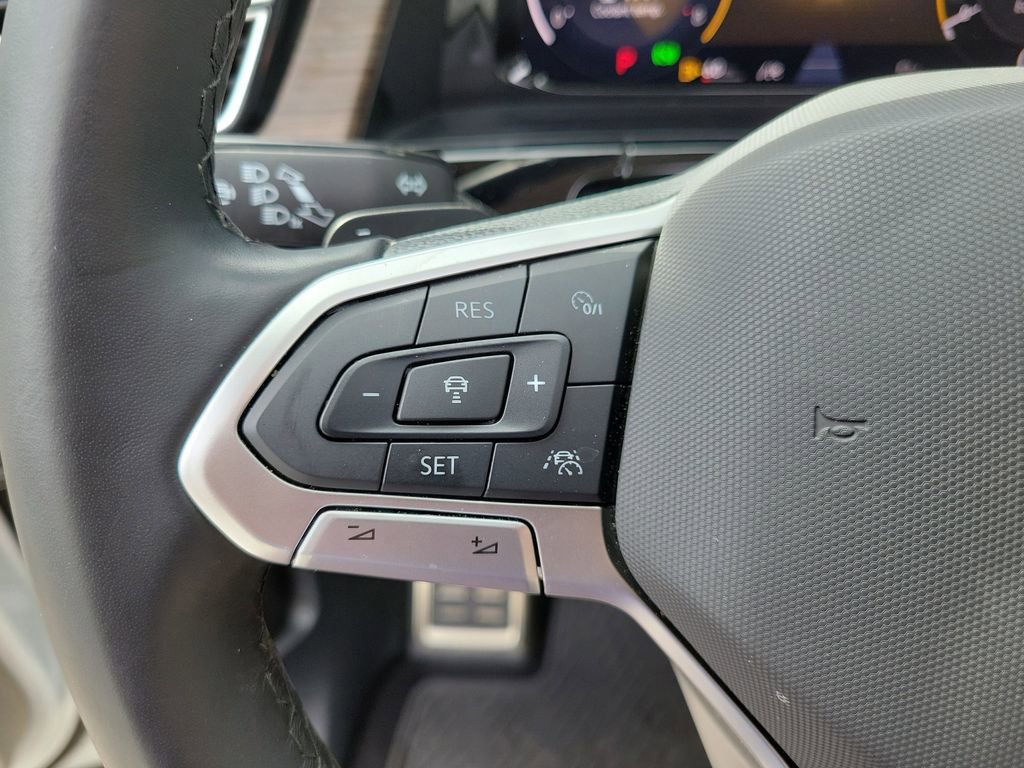 Used 2024 Volkswagen Atlas SEL Premium R-Line AWD/4WD image 30