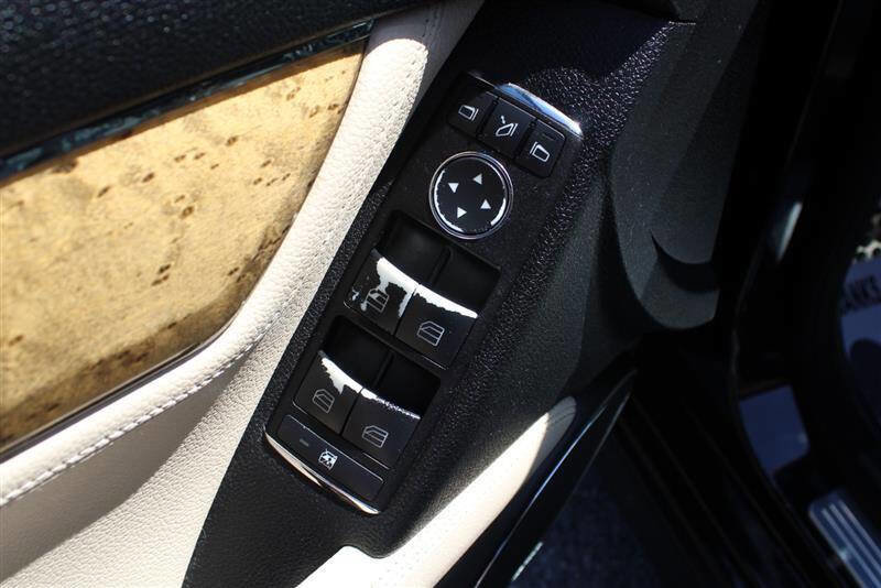 Used 2008 Mercedes-Benz C 350 Sport image 13