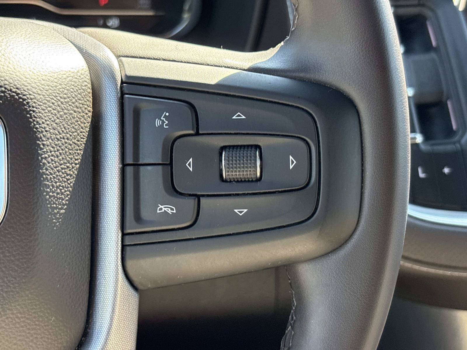 Used 2024 GMC Yukon SLT w/ Max Trailering Package AWD/4WD image 19