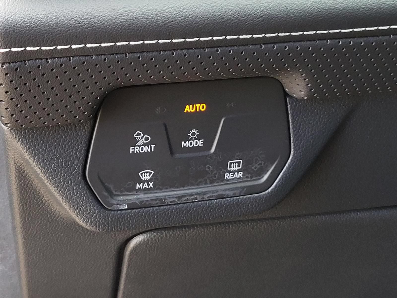 Used 2024 Volkswagen Atlas SE FWD image 25