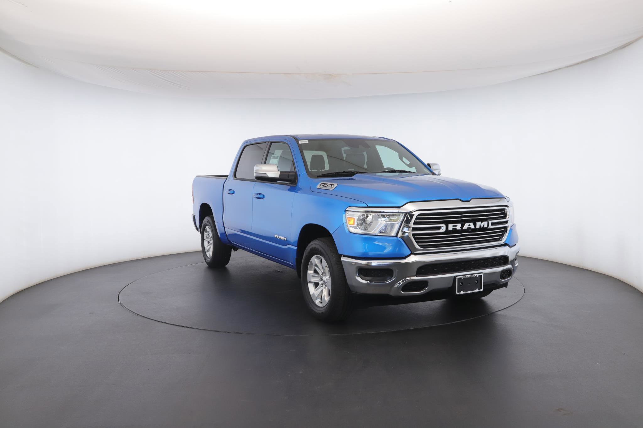 Used 2024 RAM 1500 Laramie AWD/4WD image 35