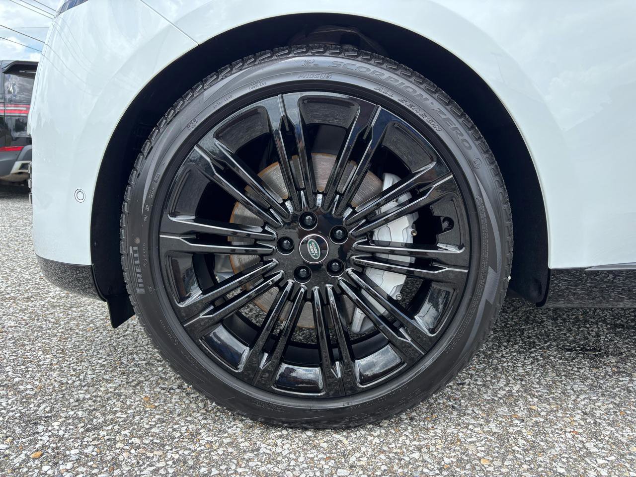 Used 2023 Land Rover Range Rover SE image 38