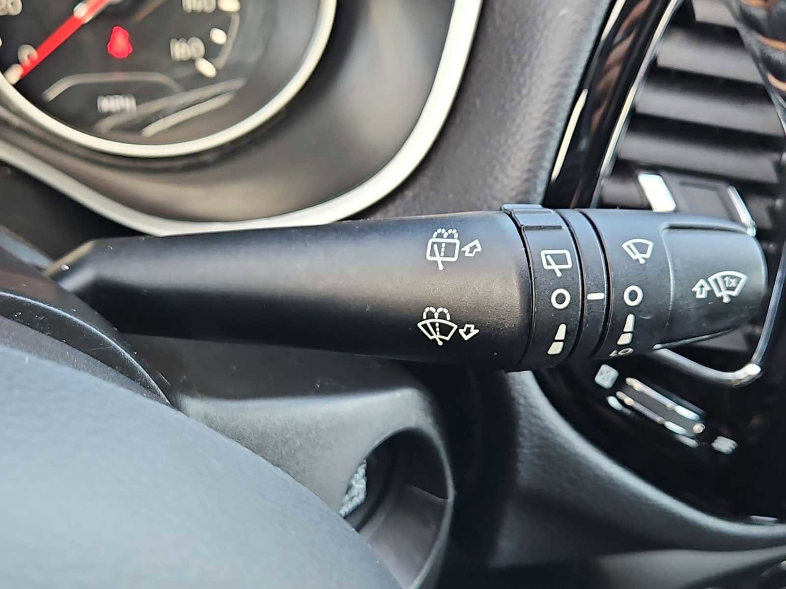 Used 2020 Jeep Compass Limited image 27