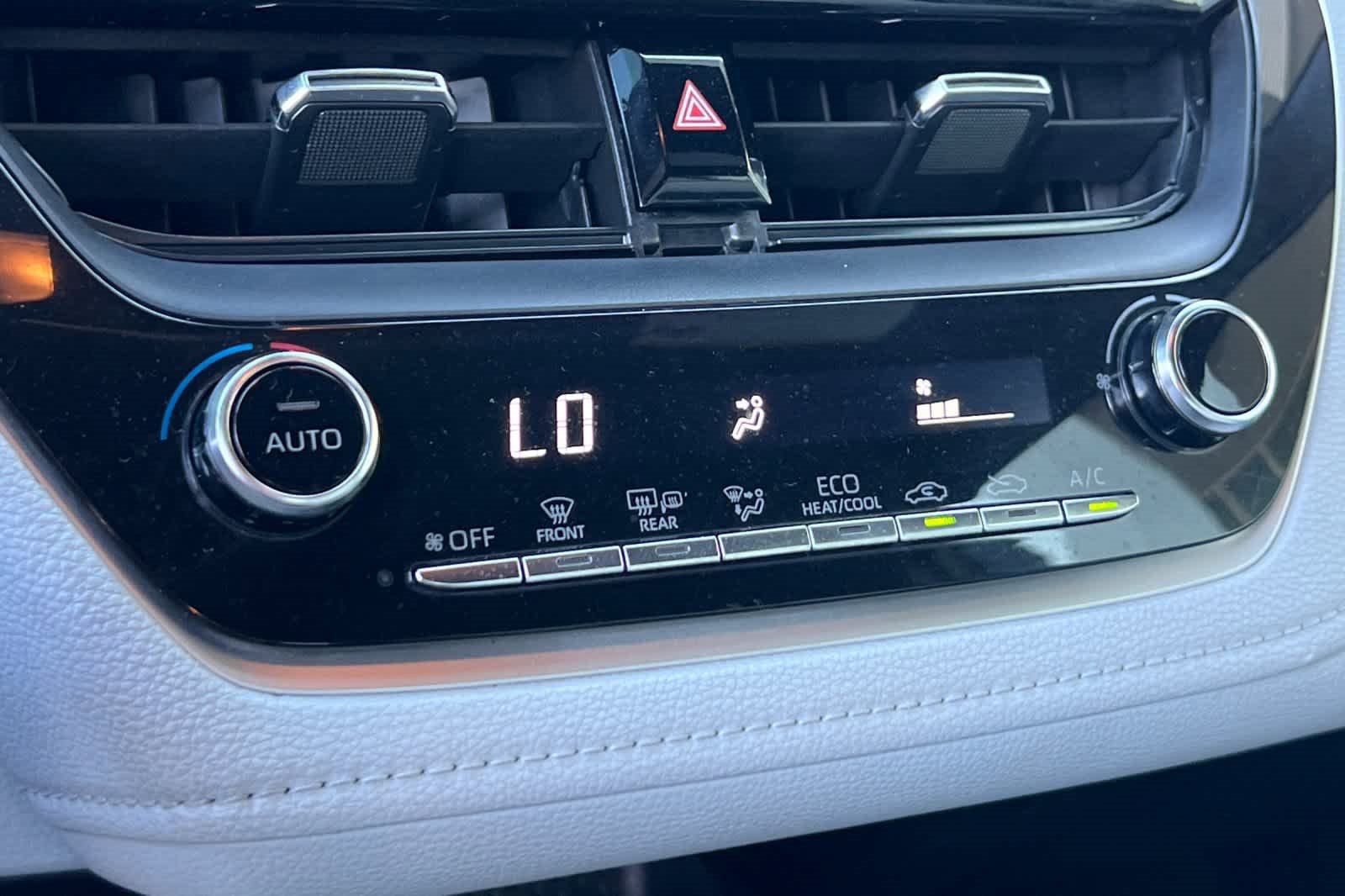 Used 2019 Toyota Corolla SE image 19