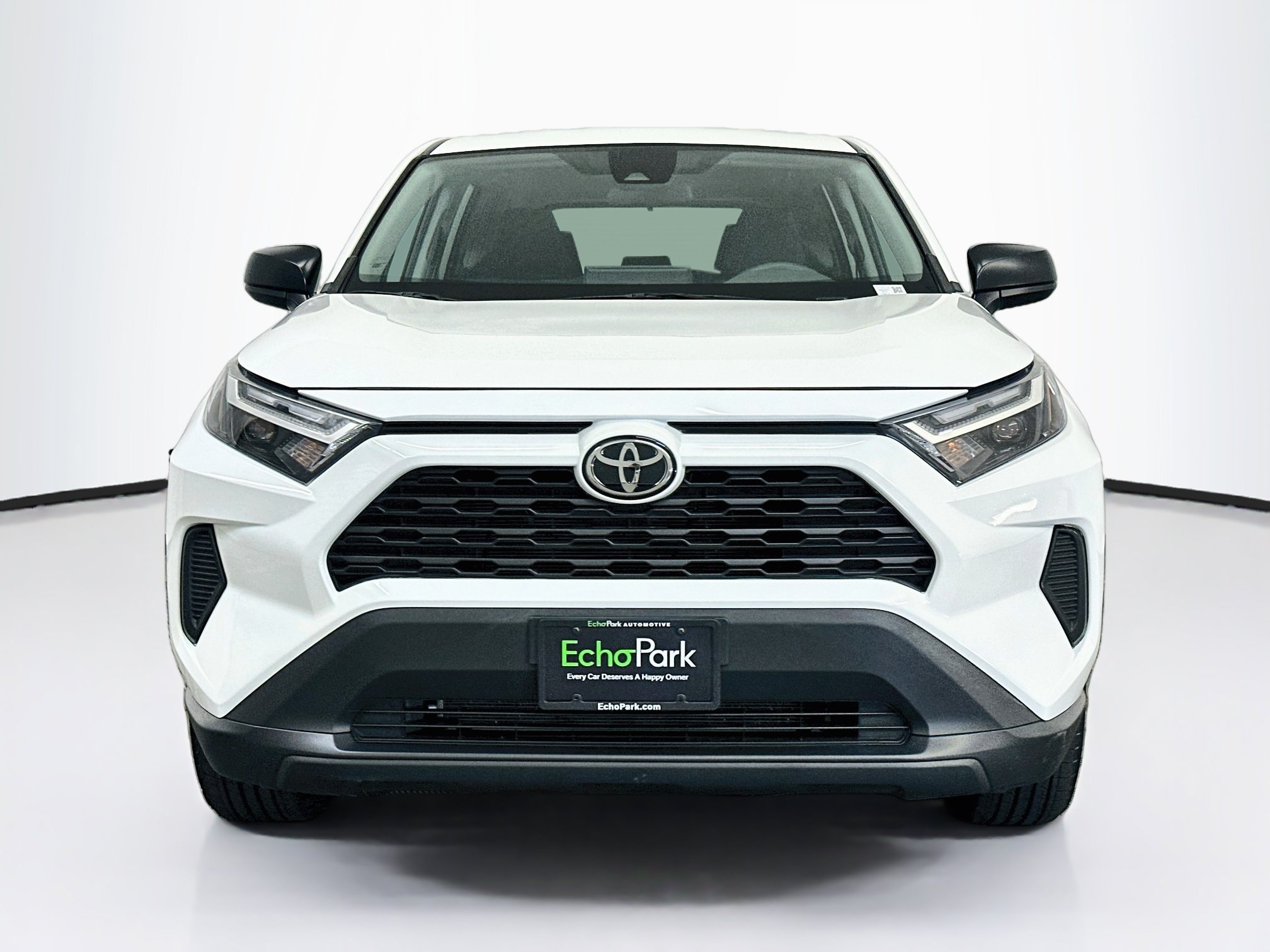 Used 2025 Toyota RAV4 LE AWD/4WD image 2